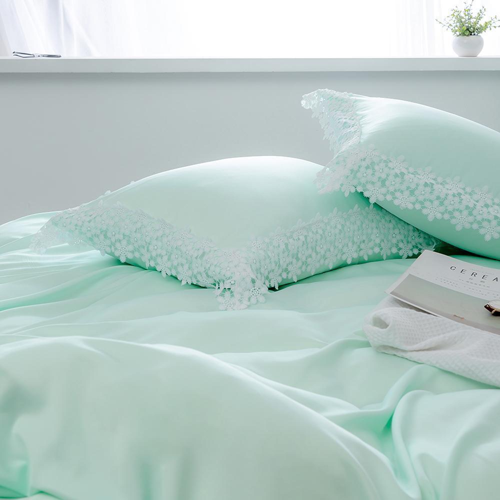 Soft Lace Bedspread Bedding Set