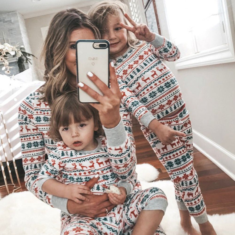 「🔥Holiday Sale - 30% Off」Christmas Tree and Reindeer Patterned Family Matching Pajamas Sets